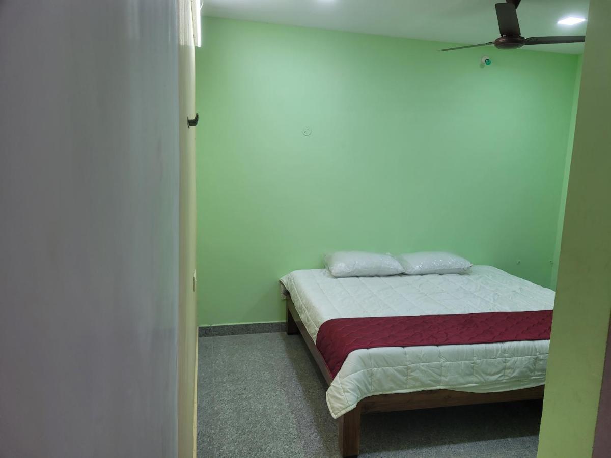 French Park Inn بونديتْشيري المظهر الخارجي الصورة