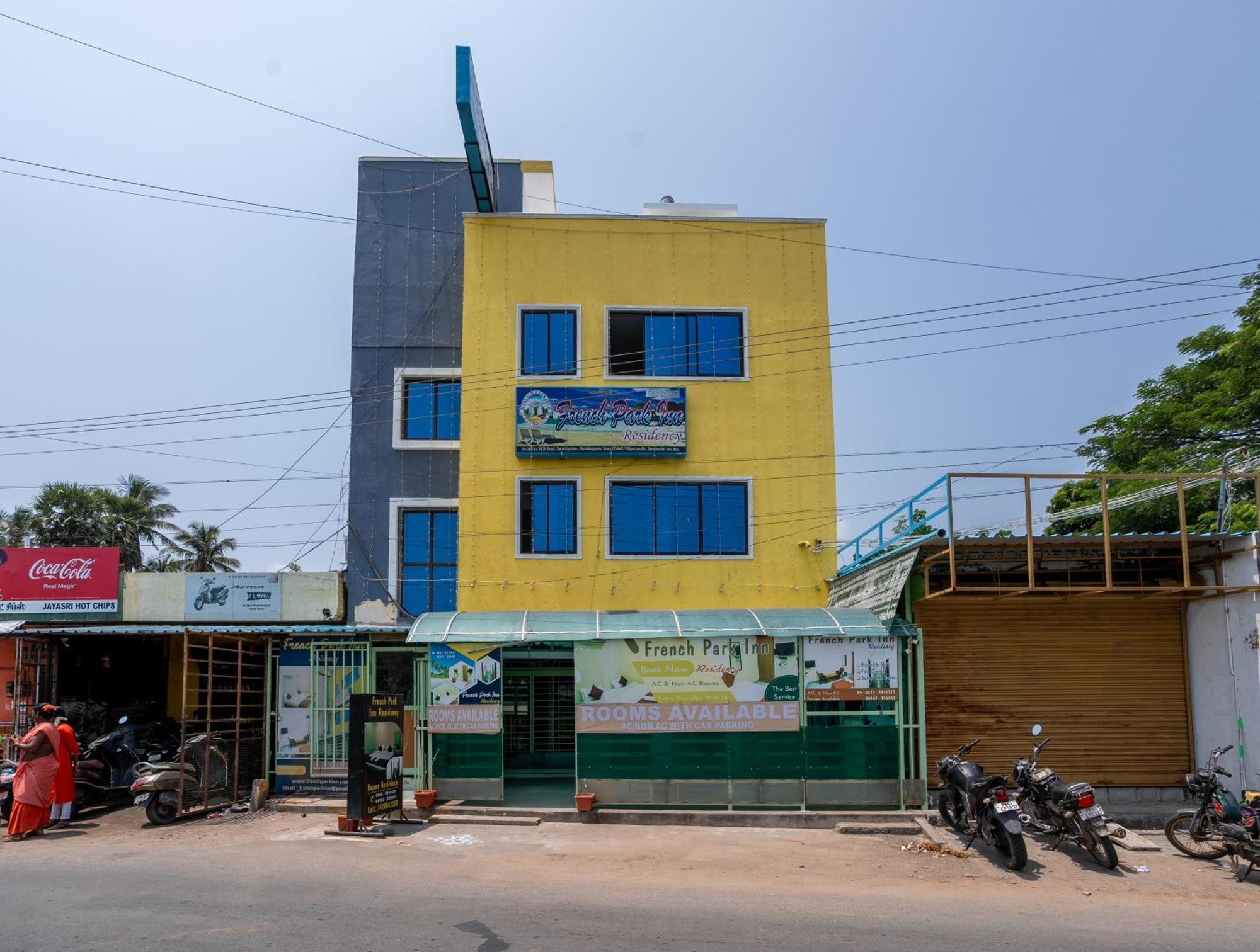 French Park Inn بونديتْشيري المظهر الخارجي الصورة
